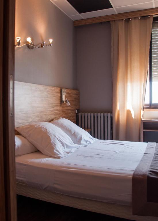 Logis Hotel Restaurant Mar I Sol Saint-Cyprien (Pyrenees-Orientales) Habitación foto